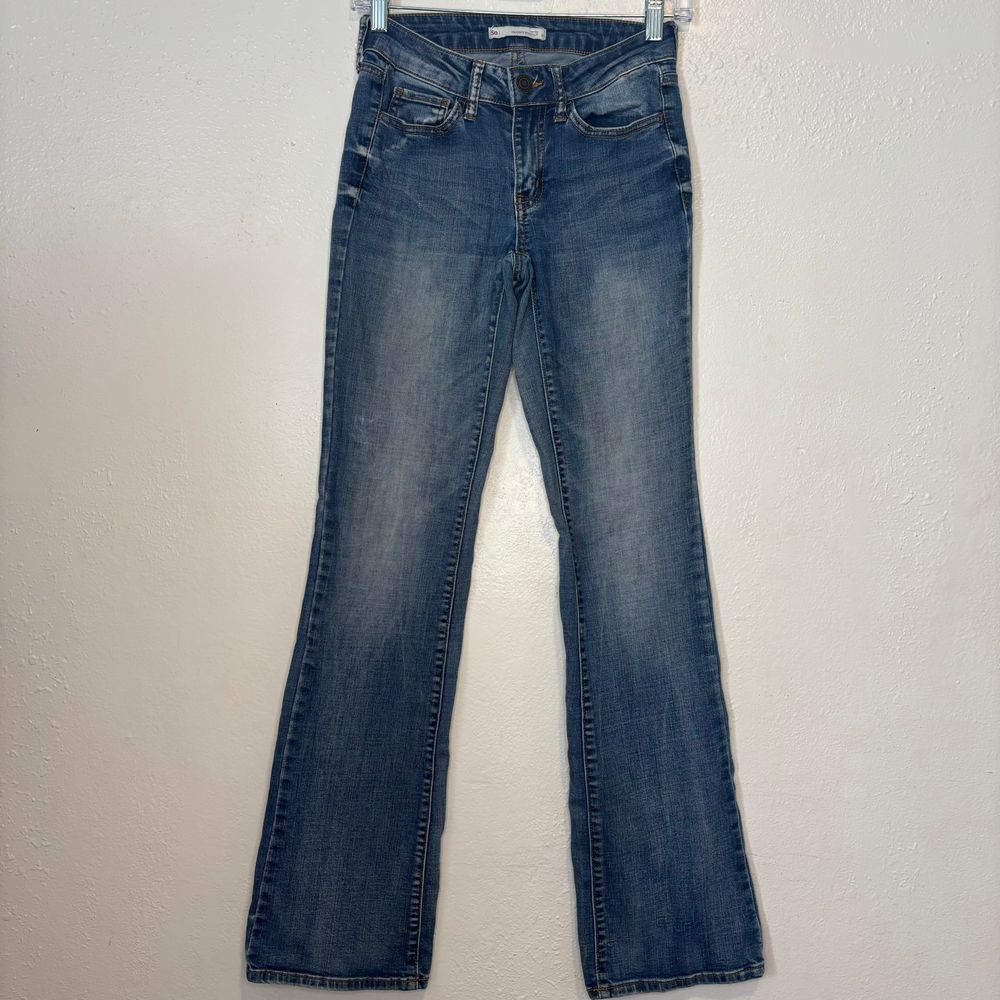 SO Women's Low Rise Favorite Bootcut Medium Wash Sz 0 Denim Y2K Grunge Stretch - Picture 1 of 5